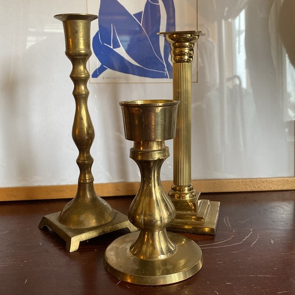 Three Vintage Brass Metal Candlesticks Boho Patina Rustic Farmhouse Eclectic - Picture 2 of 9